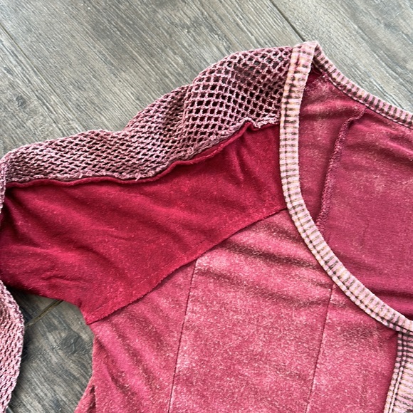 Cute top - Picture 3 of 4